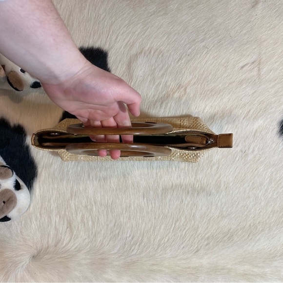 Woven Straw Wood Handle hand Bag - Picture 5 of 7